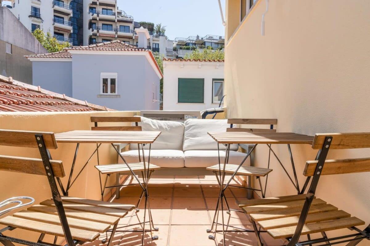 Cozy Coastal Getaway 3Br Apartment In 埃斯托利尔 外观 照片