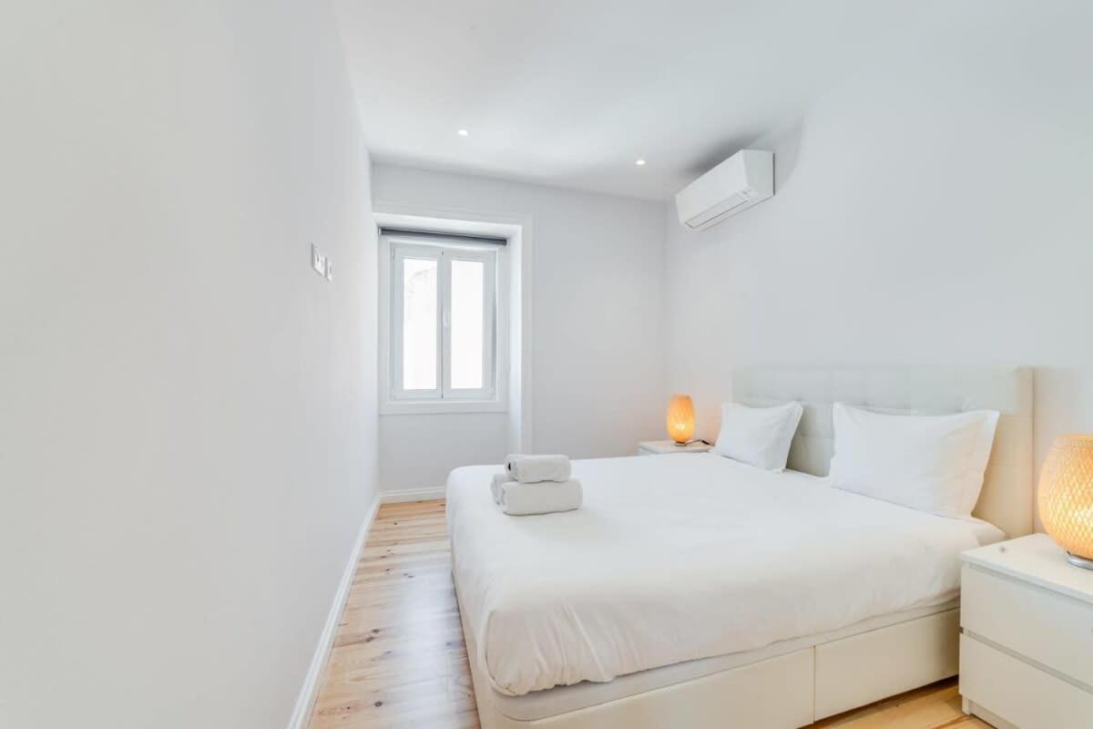 Cozy Coastal Getaway 3Br Apartment In 埃斯托利尔 外观 照片
