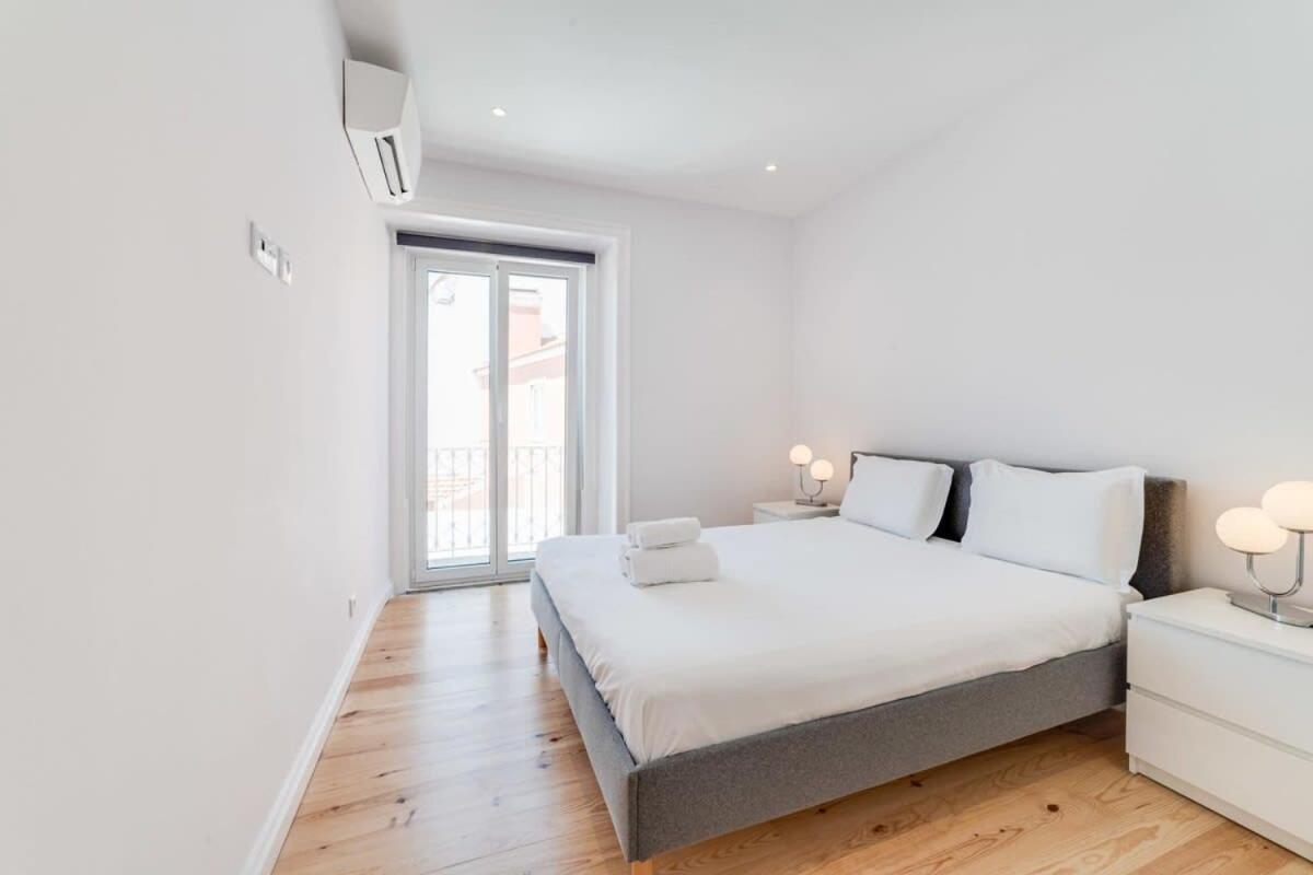 Cozy Coastal Getaway 3Br Apartment In 埃斯托利尔 外观 照片