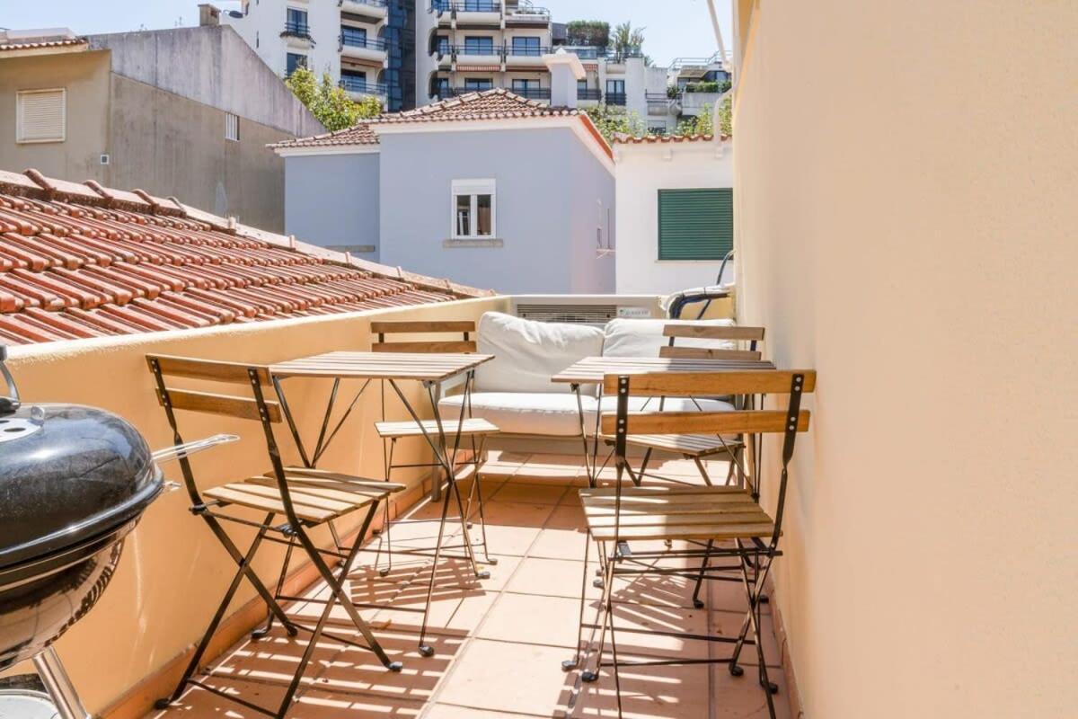 Cozy Coastal Getaway 3Br Apartment In 埃斯托利尔 外观 照片
